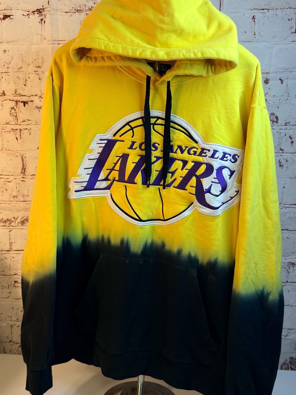 Los Angeles Lakers Yellow-to-Black Dip-Dye Crewneck Hoodie
